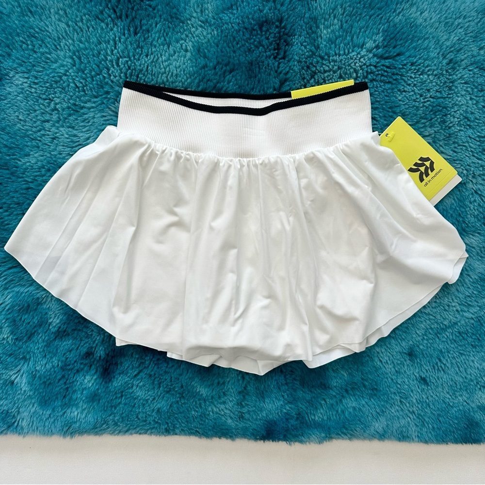 All In Motion White Skort Size S (6-7)